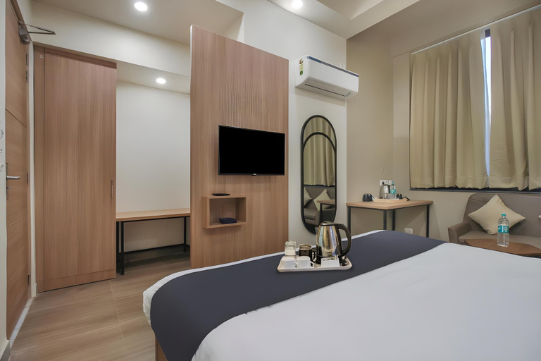 Bedroom 1, Hotel The Golf, Lucknow