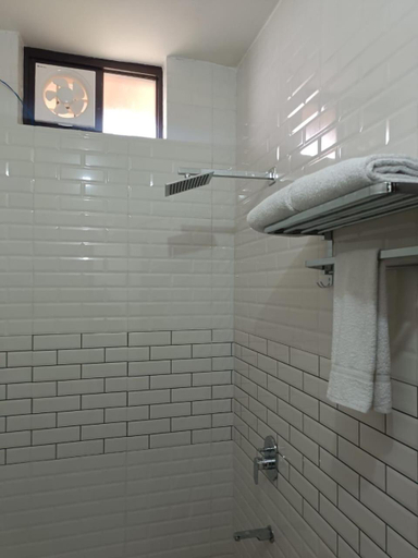 Bathroom, hotel saanjh haveli, Tikamgarh