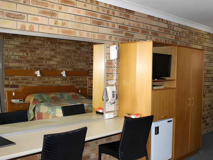 Others 3, Mid Town Inn, Narrabri