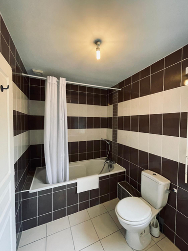 Shower, Capstay Plouzane, Finistère