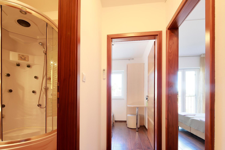 Bathroom 4, Pension Riviera-Silo, Dobrinj
