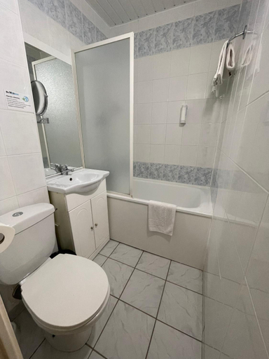 Bathroom 3, BE MYHOTEL, Eure