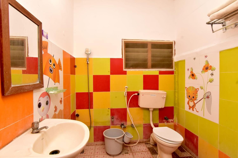 Bathroom 3, Villa Marinaa, Puducherry