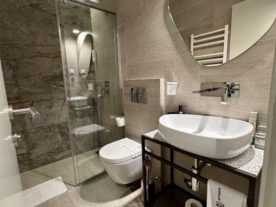 3, Hotel Botanica, Belgrade