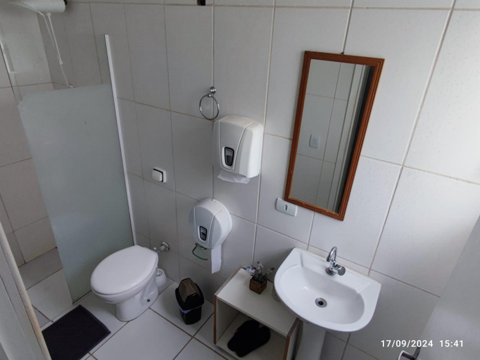 Bathroom, Hostel Pousada Curitiba Budget, Curitiba