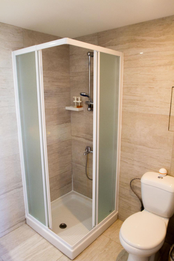 Bathroom 3, Rainbow Apartments