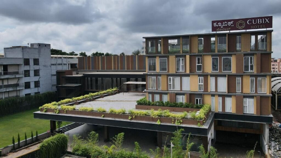 Front of property, Cubix Hotel, Dharwad