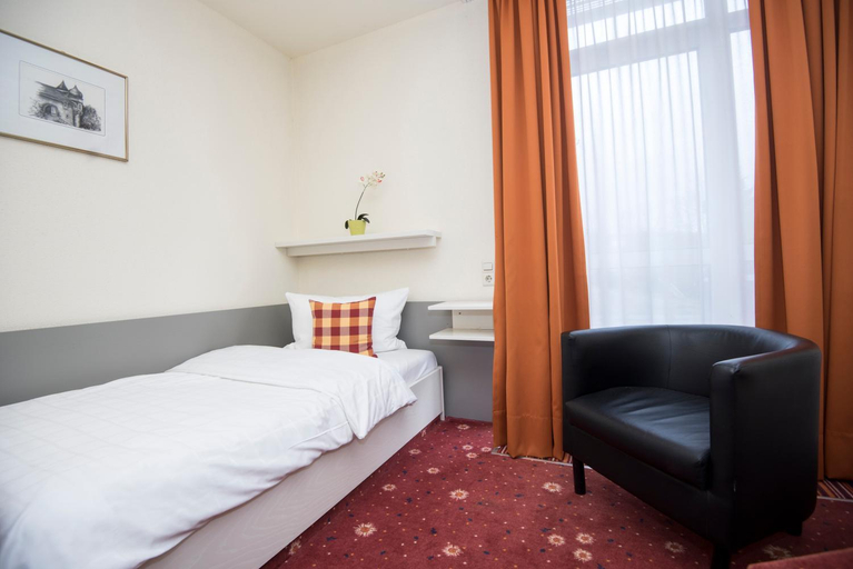 Bedroom 3, Akzent Hotel Hohenblick, Göppingen