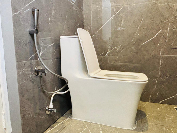 Bathroom 3, Jacks Den Residency, Puducherry