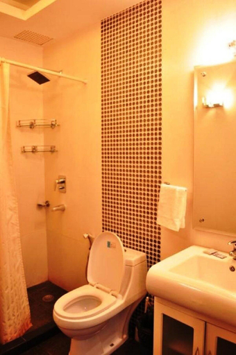 Bathroom, Hotel Solo Victoria, Delhi