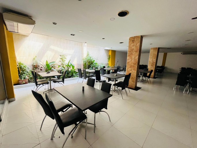 Others 5, Hotel Andes, Florencia