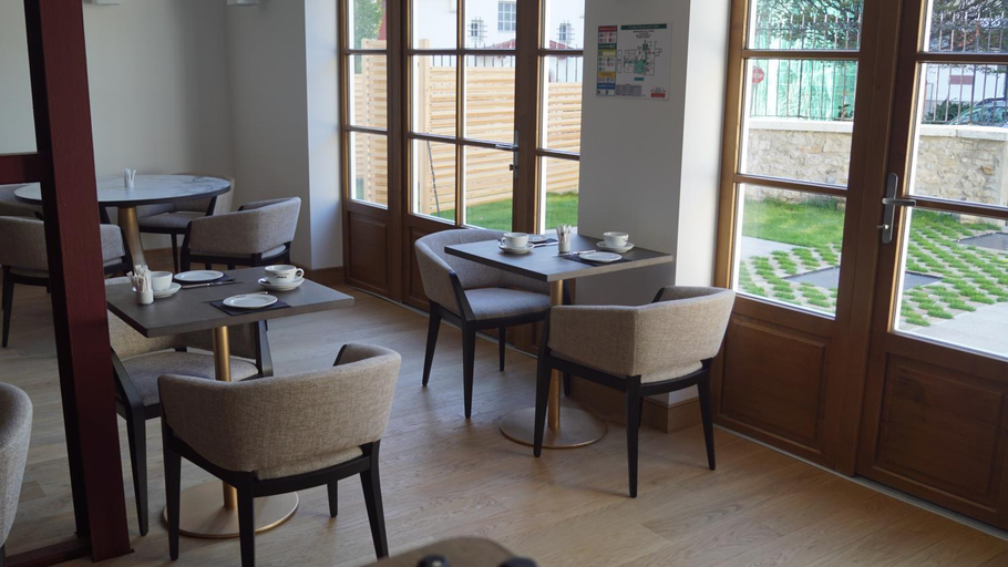 Food & Drinks 5, Grand Hôtel de la Poste, Pyrénées-Atlantiques