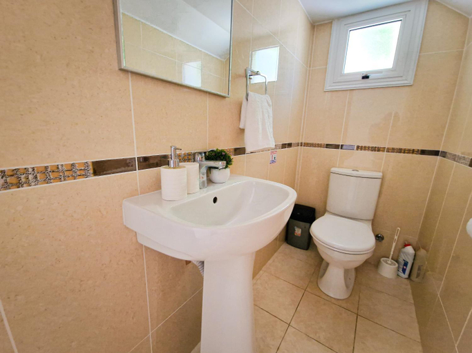 Bathroom 1, Nissi beach villa Oleandra