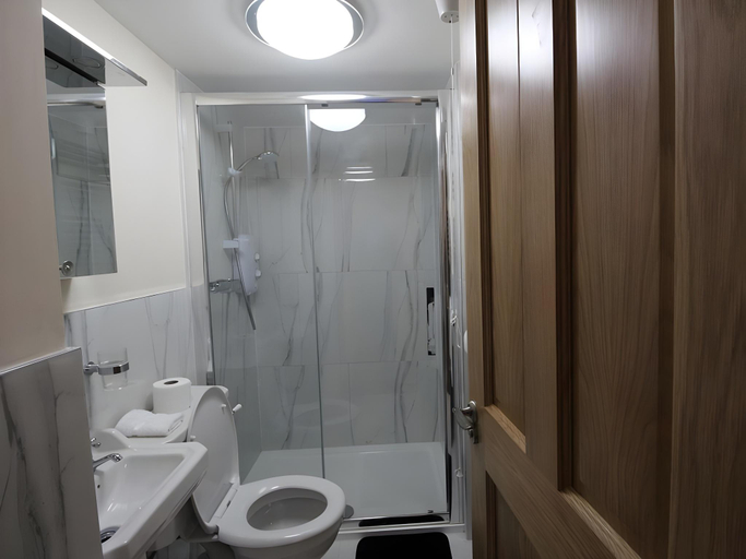 Bathroom 2, The Post House