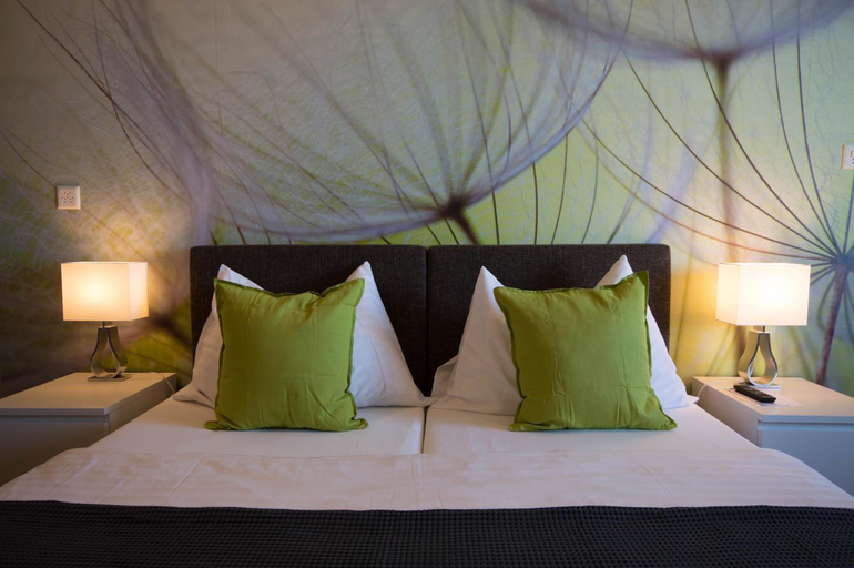 Others 4, Hotel Bodensee-Arena, Kreuzlingen