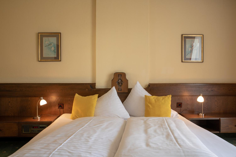 Bedroom 2, Hotel Kanz, Villach