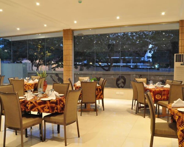 Food & Drinks 5, Mensvic Grand Hotel, Accra