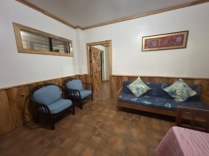 Others 5, Log Homes Inspired Unit w/ Wi-Fi and Cable, Baguio City