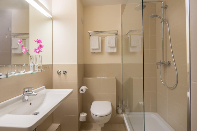 Bathroom, Studio for 2 People in Hamburg Mitte, Cozy and Modern, Hamburg