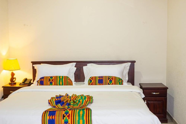 Others 2, Lou Ralph Hotel, Accra