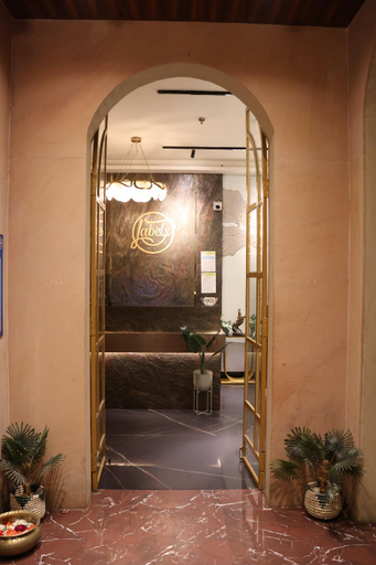 Bathroom, labels hotel, Nagpur