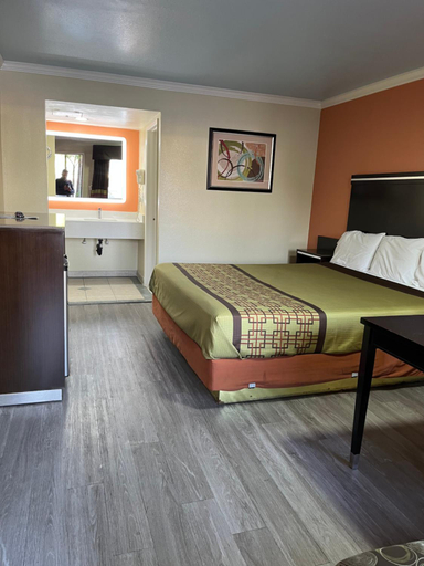 Bedroom 2, Rivera Motel - Pico Rivera, Los Angeles