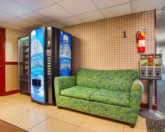 Public Area 2, Rodeway Inn Meadowlands, Secaucus