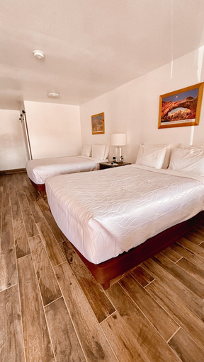 Bedroom 3, Whispering Sands Motel, Wayne