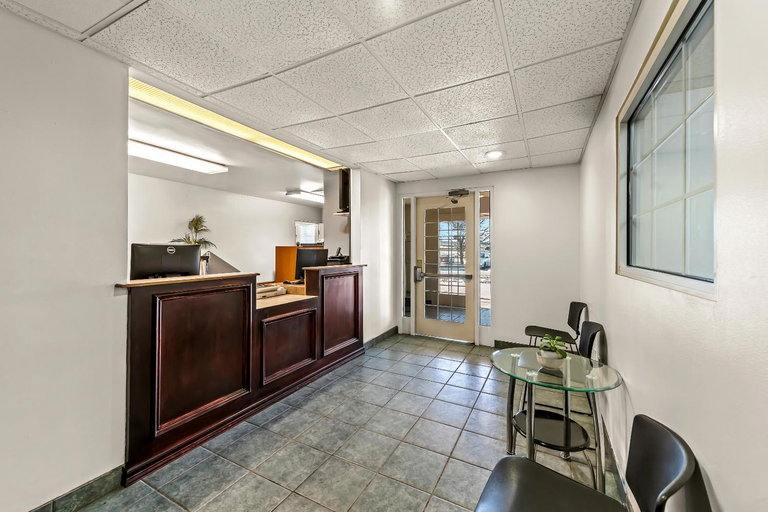 Public Area, Birch Hill Suites Columbia, Boone