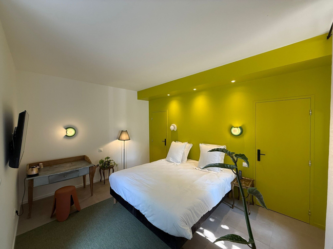 Bedroom 3, Les Chambres d'Hôtes du Château Eclosion, Loire