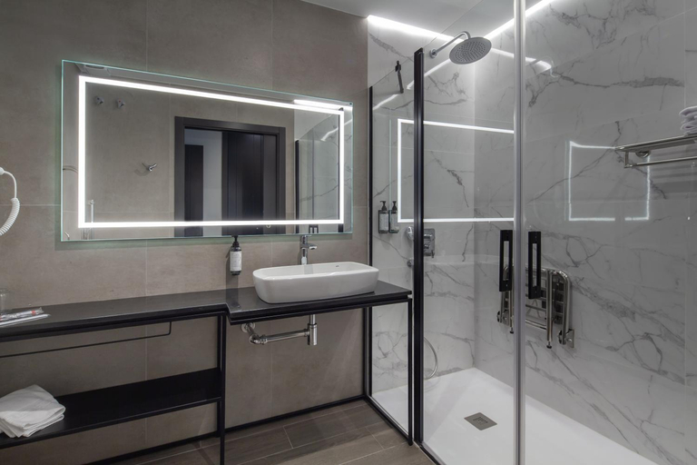 Bathroom 5, Leflet Sanlucar, Sevilla