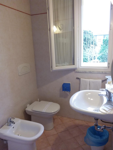Bathroom 4, Hotel Playa, Lucca