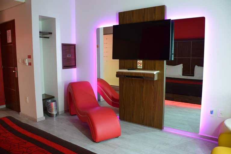 Others 5, Plutarco Suites, Mexico City