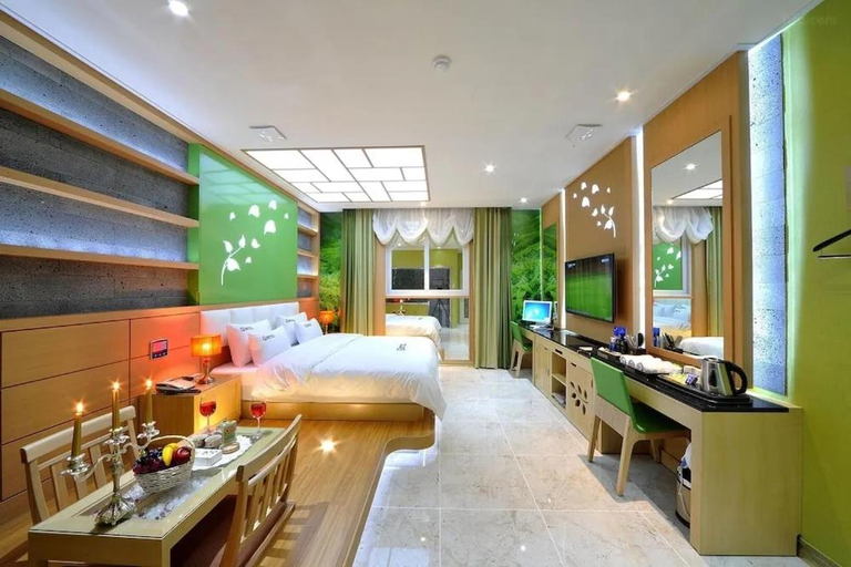 Bedroom 3, Luxury Hotel, Muan