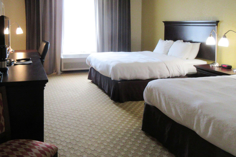 Bedroom 3, Quality Inn Suites, Douglas