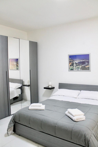 Others 3, B&B Central Rooms 137, Napoli