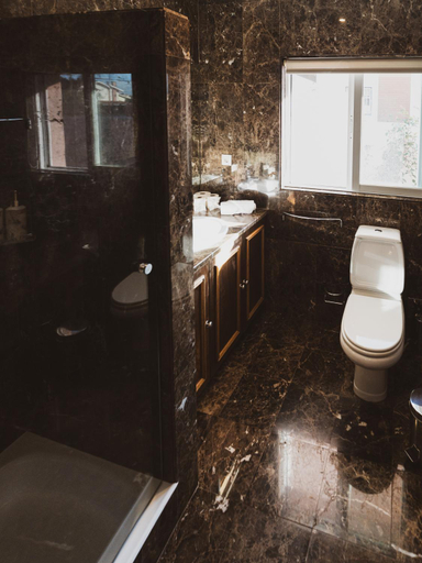 Bathroom 3, BeSunny Slowness n' Outdoors, Ovar
