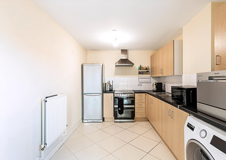 Others 5, Sleek Flat w/ River Views In Canary Wharf, London