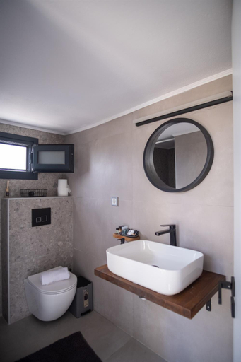 Bathroom 2, stone villa marianna With private pool &guest studio, Crete