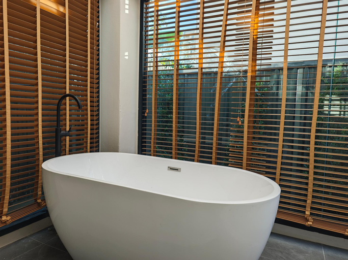 Bathroom 4, S'Villa, Warin Chamrap