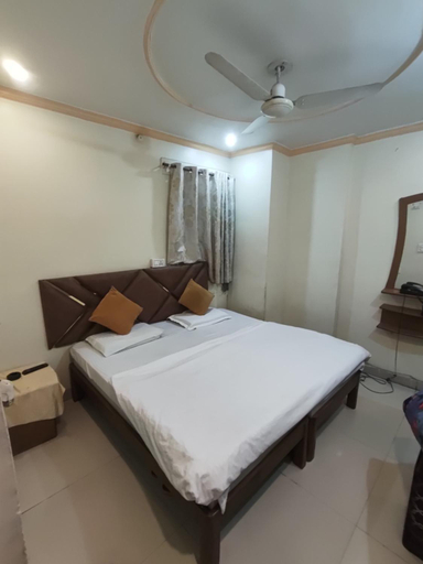 Bedroom 3, Hotel Balaji, Gwalior