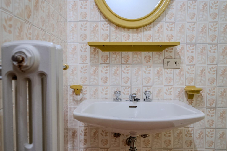 Bathroom 2, Baita della Diga Valgoglio, Bergamo