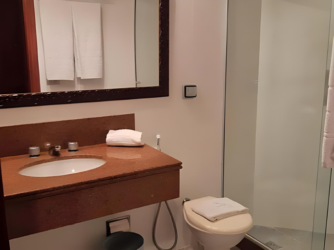 Bathroom 4, Oceano Copacabana Hotel, Rio de Janeiro