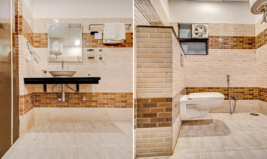 Bathroom 4, Treebo Silver Grand, Lucknow