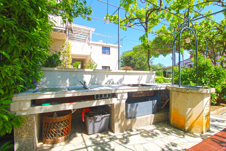 Food & Drinks 4, Apartments Celine 606, Medulin