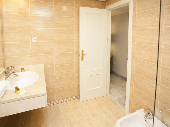 Bathroom 3, Dama de Noche, Málaga