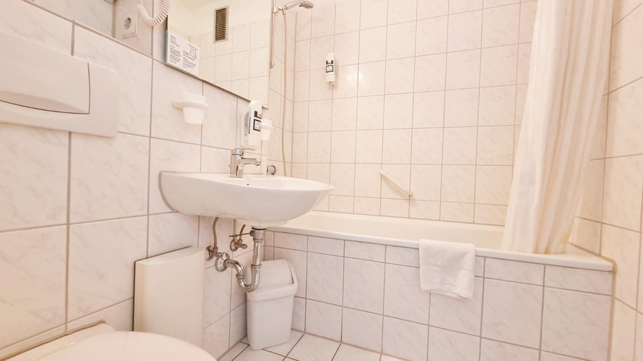 Bathroom 3, TOP Panorama Inn Hotel, Hamburg