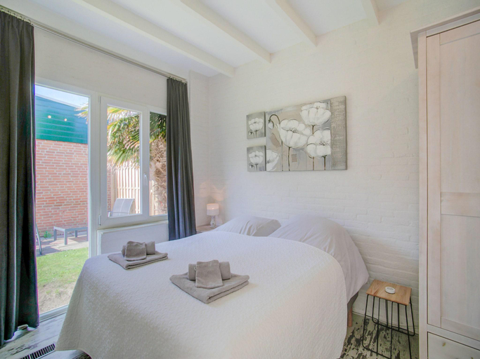 Bedroom 2, Bungalow in Noordwijk near Beaches, Noordwijk