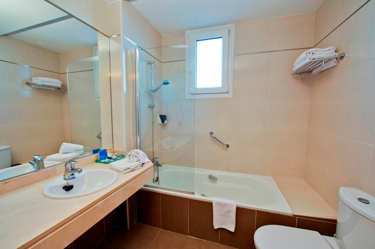 Bathroom 4, Ganivet, Madrid
