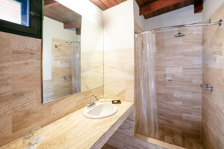 Bathroom 4, Thunderbird El Pueblo Resort & Convention Center, Lima